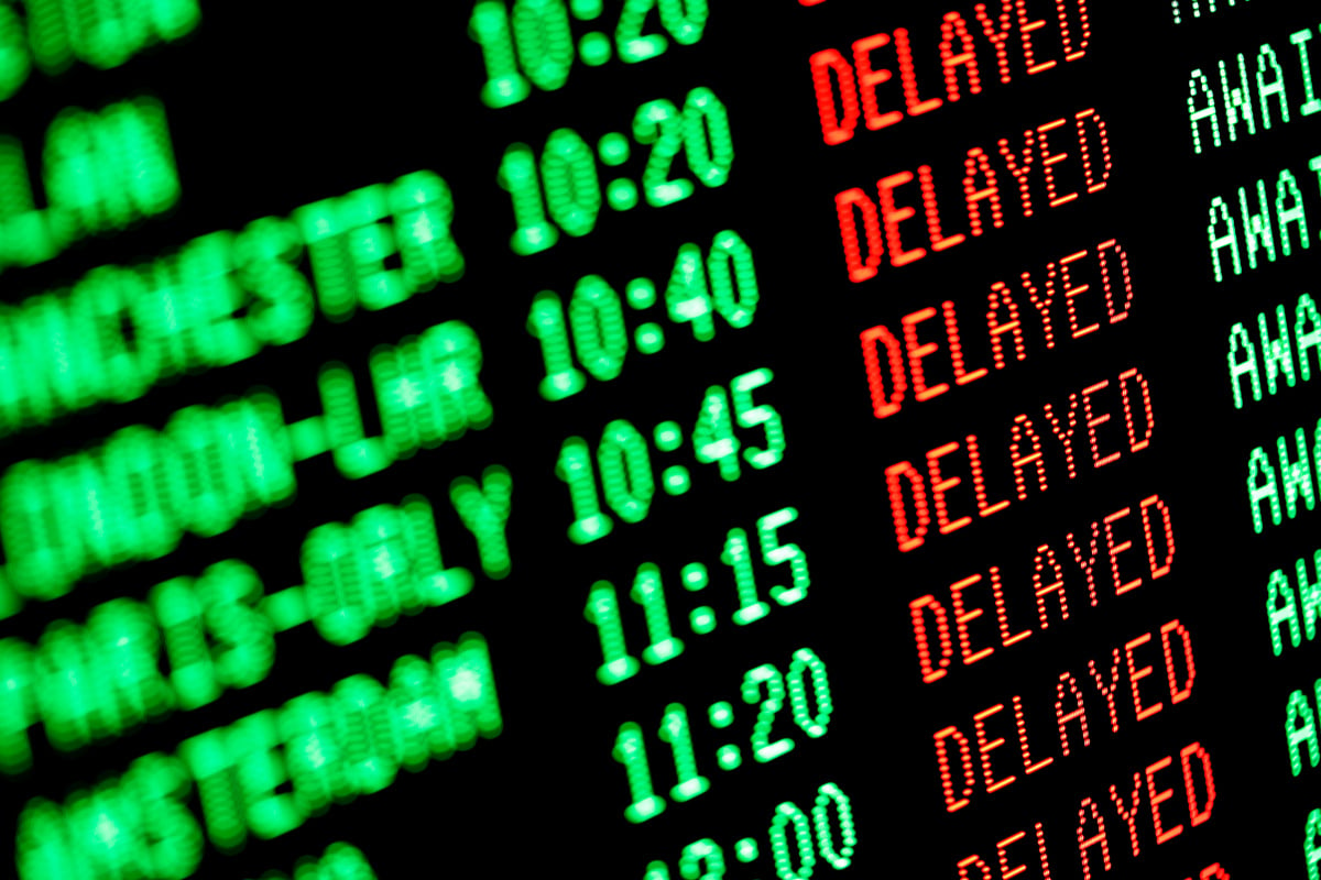 flight delays - delayed departures / arrivals screen